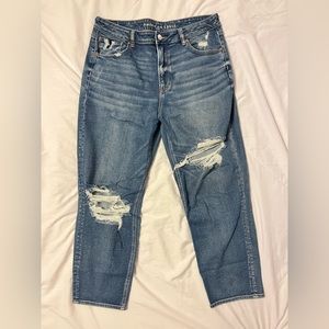 American Eagle Mom Straight Jean